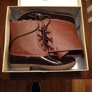 NWT Yoki Women's Dylan Duck Boot. Size 8.5.